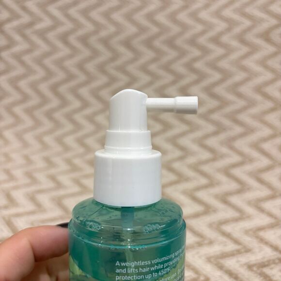 Fekkai Volume Spray - Picture 4 of 4